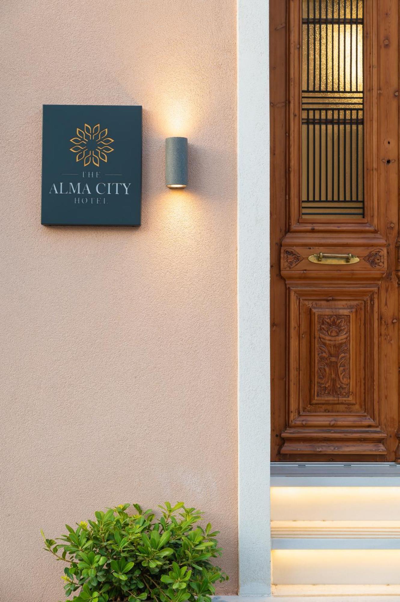 חאניה The Alma City Hotel מראה חיצוני תמונה